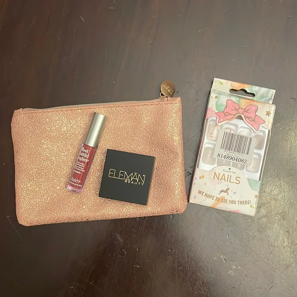 Ipsy make up bag with samples